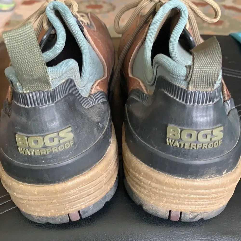 EUC MEN’S SIZE 8 WATERPROOF LACE-UP OSMOSIS LO MT BOGS